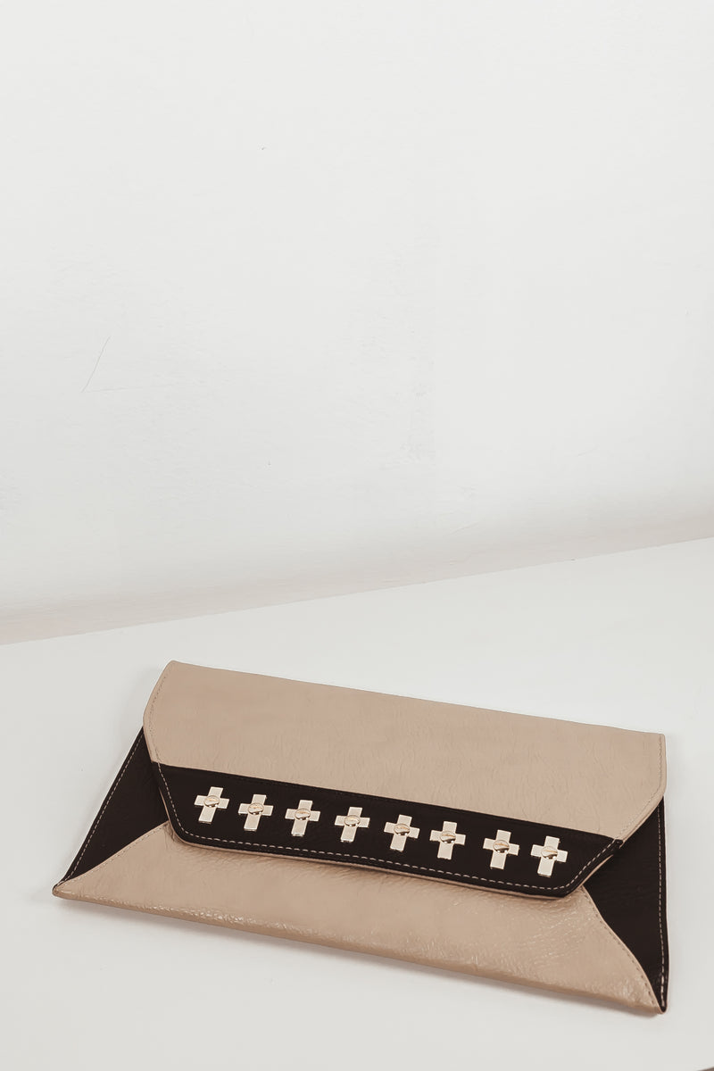 Contrast Clutch with Metal Detail