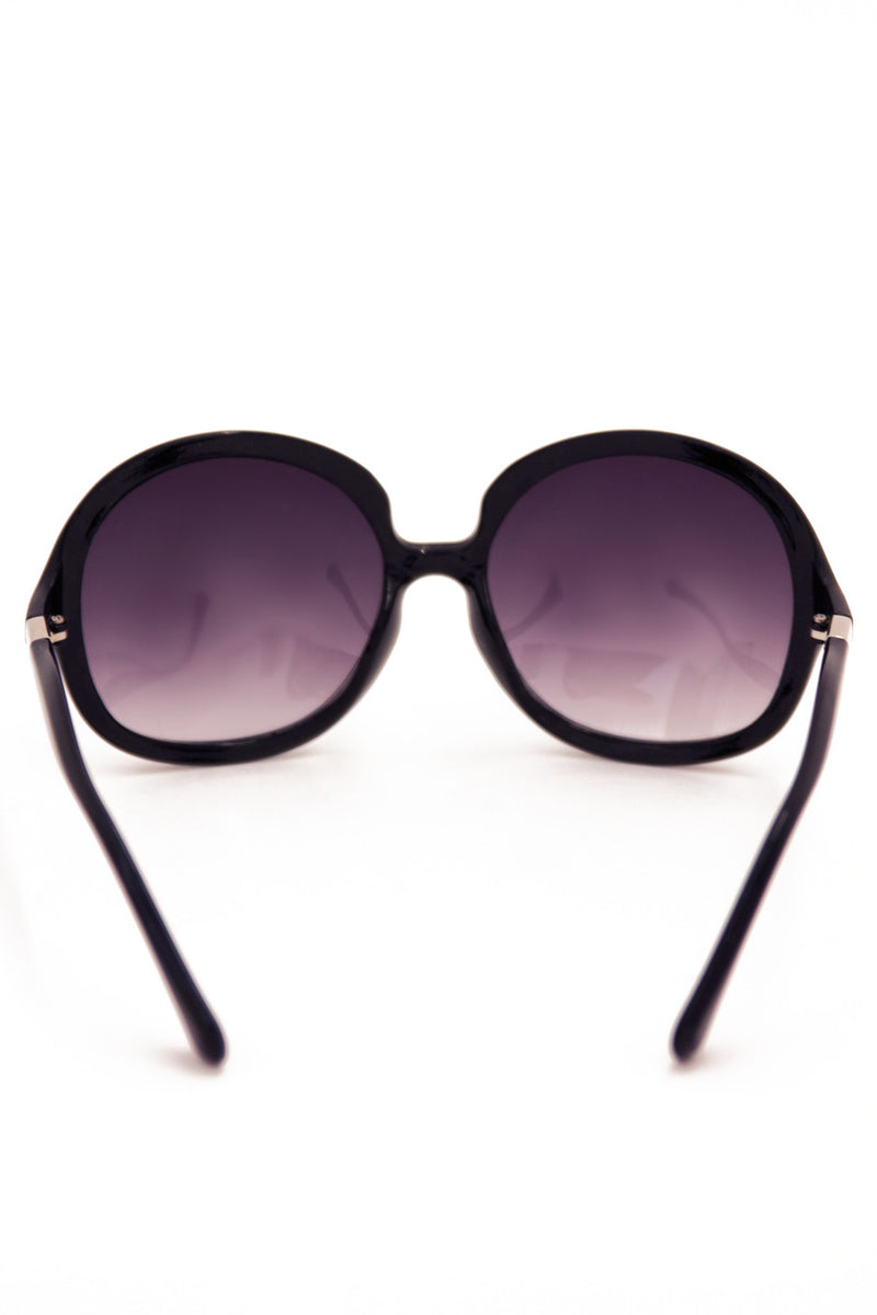OVERSIZE OVAL FRAME SUNGLASSES - Black - Haute & Rebellious