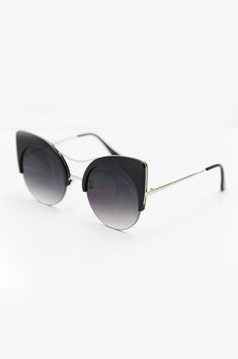 Got Me Moving Sunglasses - Black/Silver - Haute & Rebellious