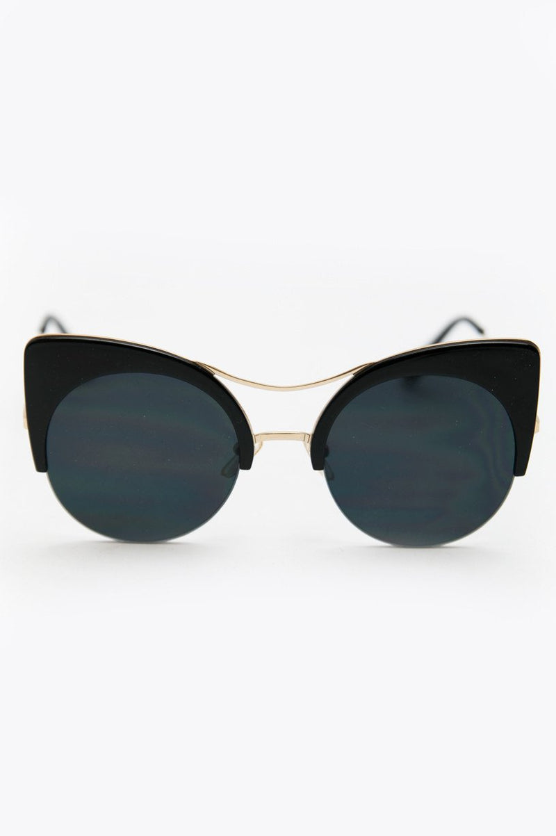 Got Me Moving Sunglasses - Black/Gold - Haute & Rebellious