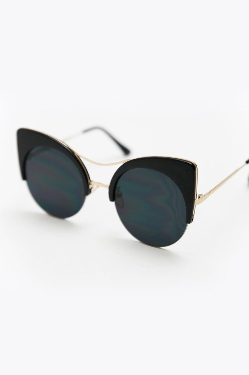 Got Me Moving Sunglasses - Black/Gold - Haute & Rebellious