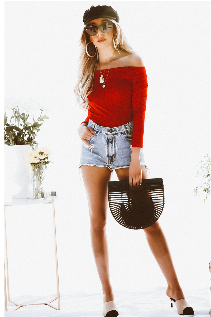 Off-Shoulder Stretch Tee - Red