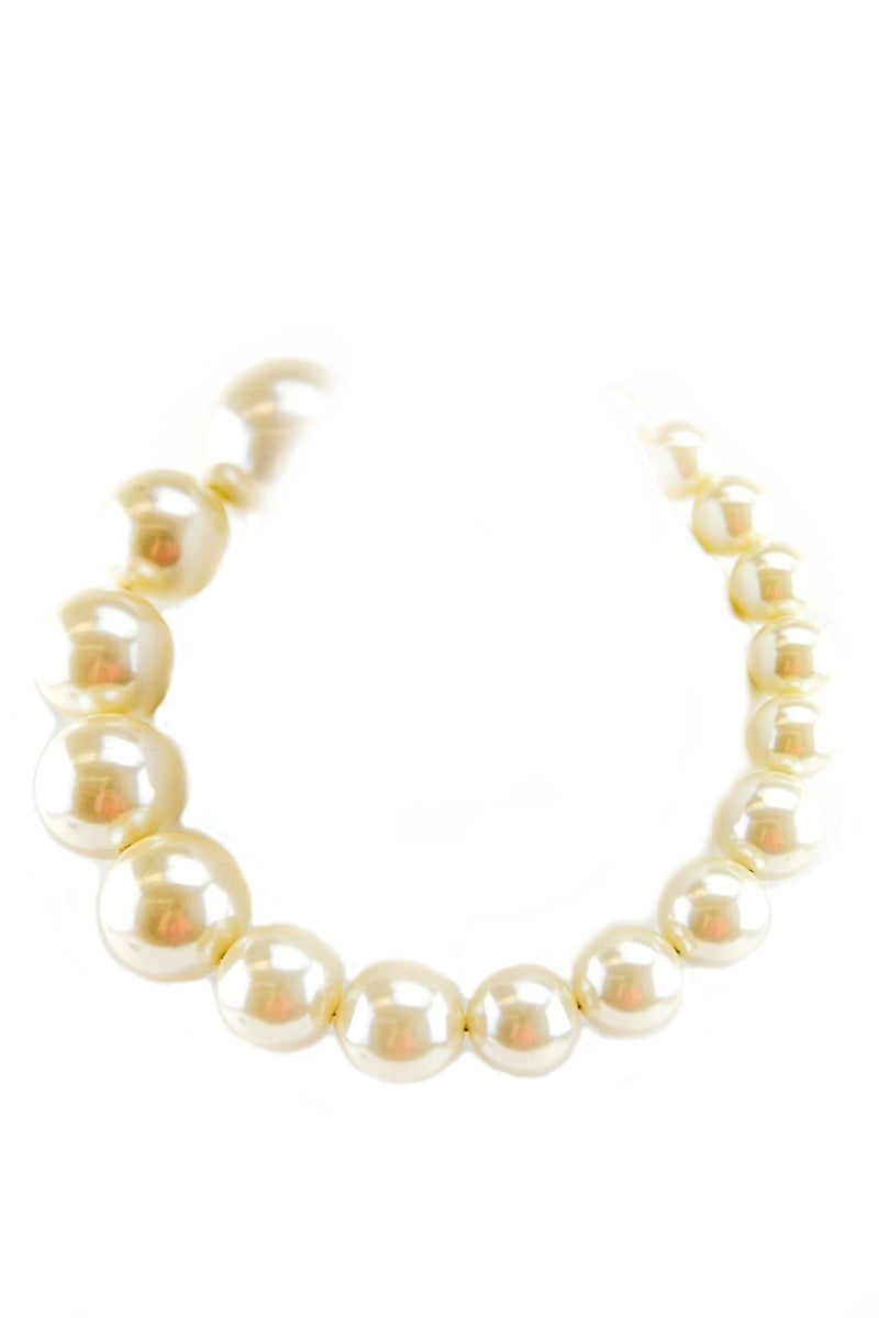 LARGE PEARLS NECKLACE - Haute & Rebellious