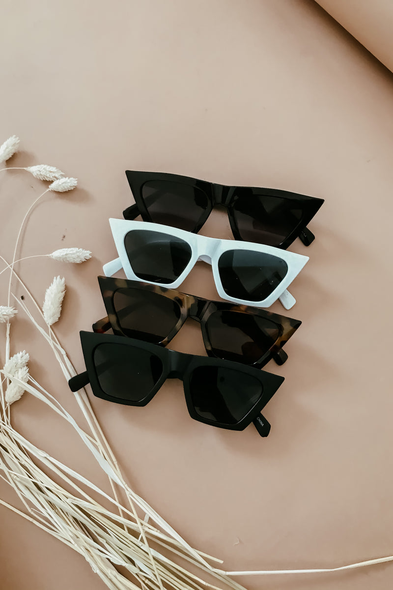 Cat-eye Sunglasses - Matte Black